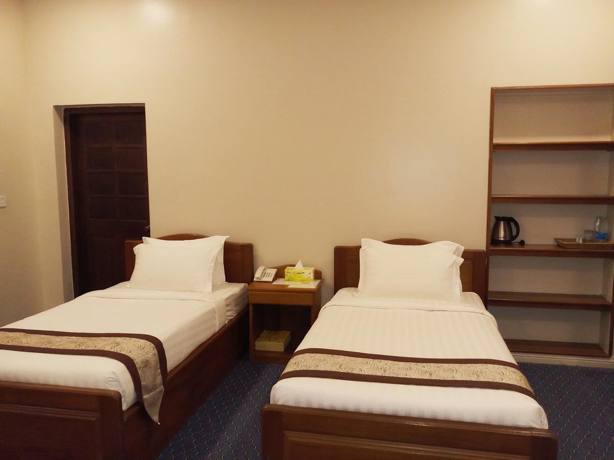 Ruby Garden Hotel Yangon Exterior foto