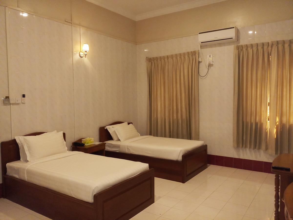 Ruby Garden Hotel Yangon Exterior foto