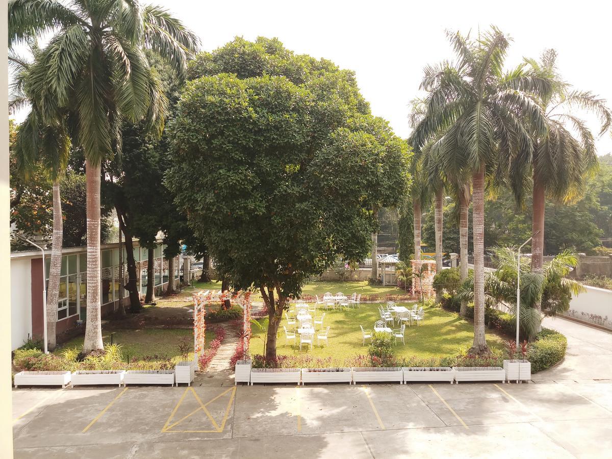 Ruby Garden Hotel Yangon Exterior foto