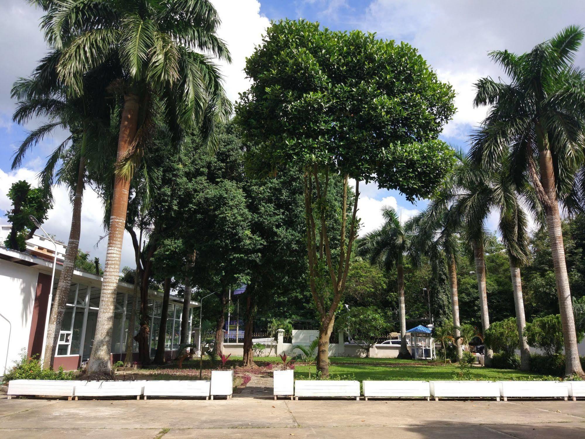 Ruby Garden Hotel Yangon Exterior foto