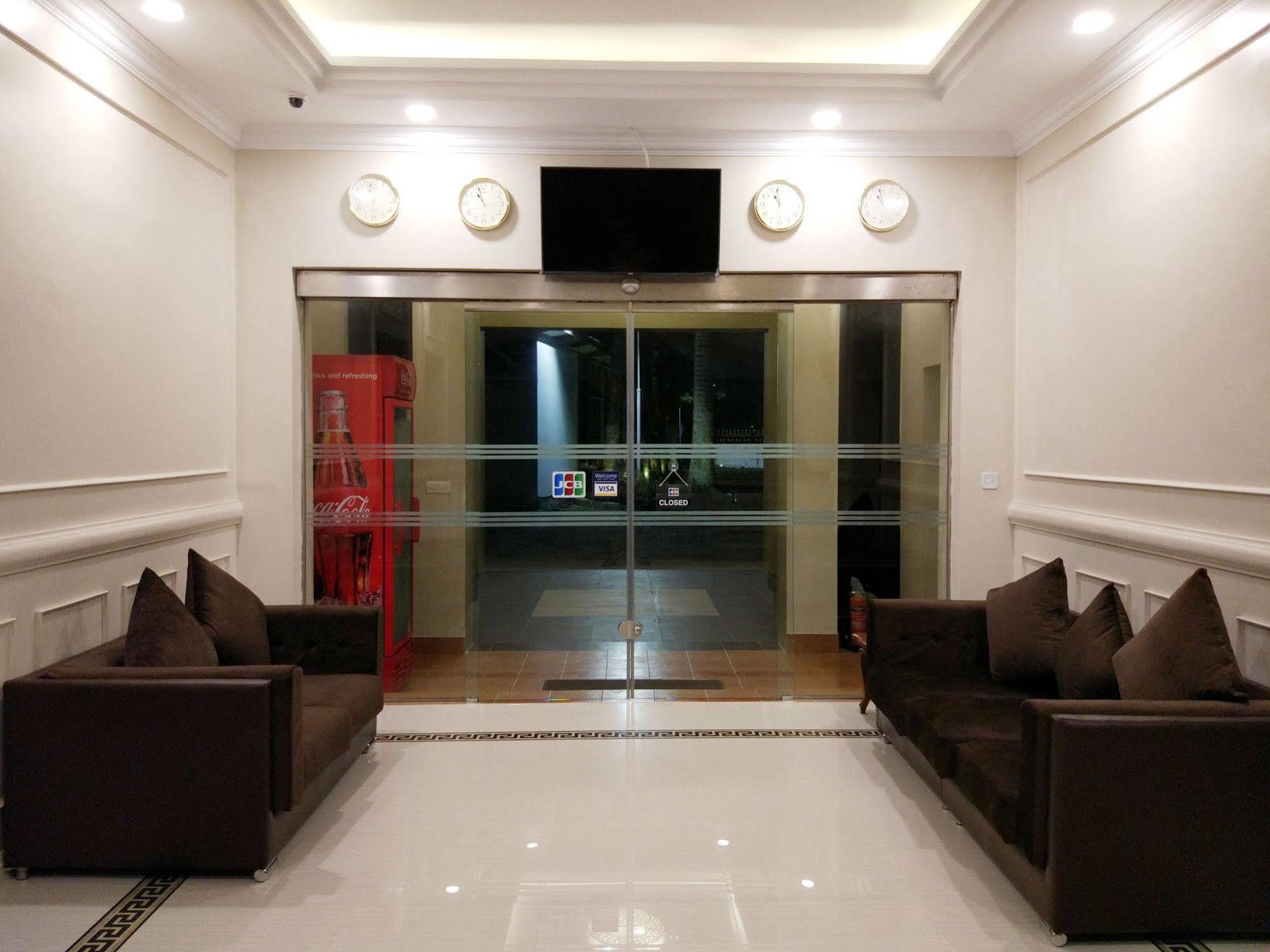 Ruby Garden Hotel Yangon Exterior foto